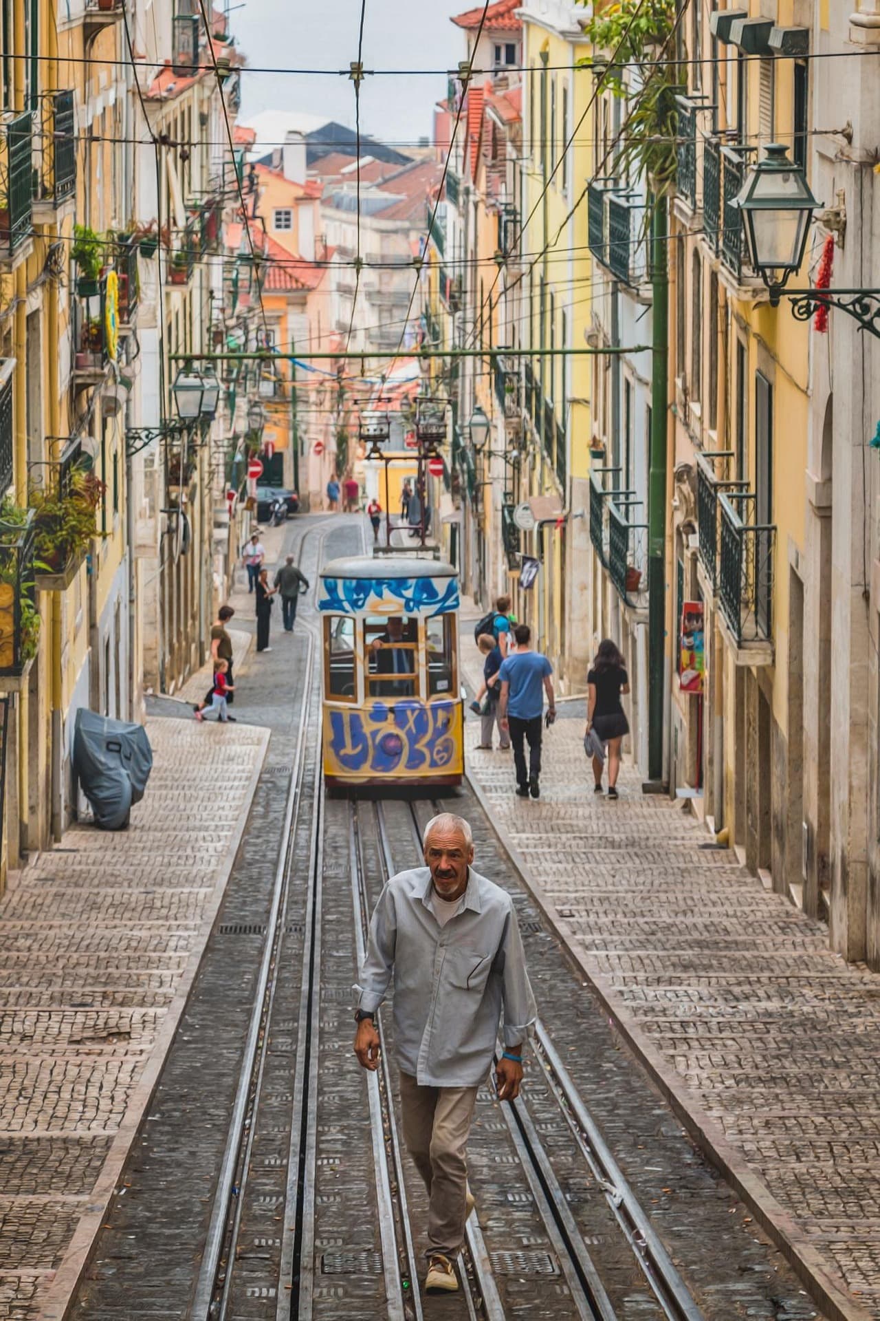 Lisbon Real Estate Market Trends in 2025 – AI Predictions & Investment Insights