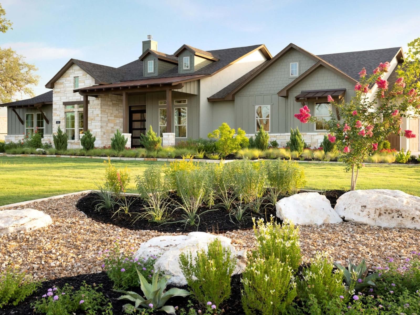 House Hacking: The complete guide to buying a duplex, triplex, or rentable home to lower your housing cost